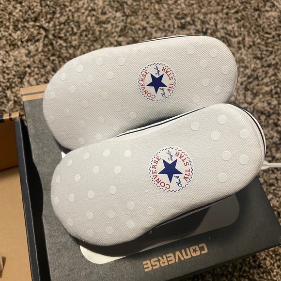 Baby converse size 2 - Picture 4 of 5